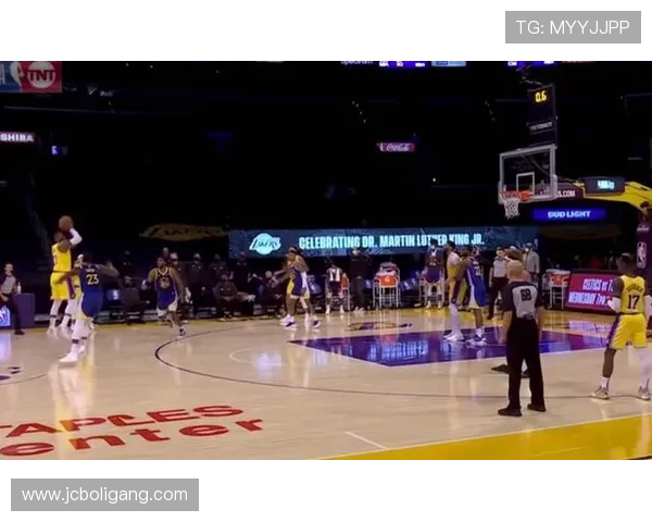 篮球赛快讯聚焦终场绝杀与逆转风云激荡全场热血对决点燃观众激情时刻 - 副本 - 副本 - 副本 - 副本 - 副本