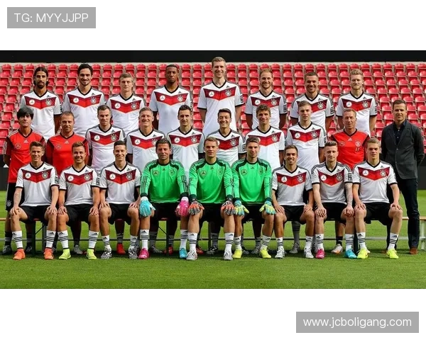 绿茵烽火再燃足球德比大战巅峰对决全景解析热血荣耀之夜风云激荡 - 副本 - 副本 - 副本 (3)