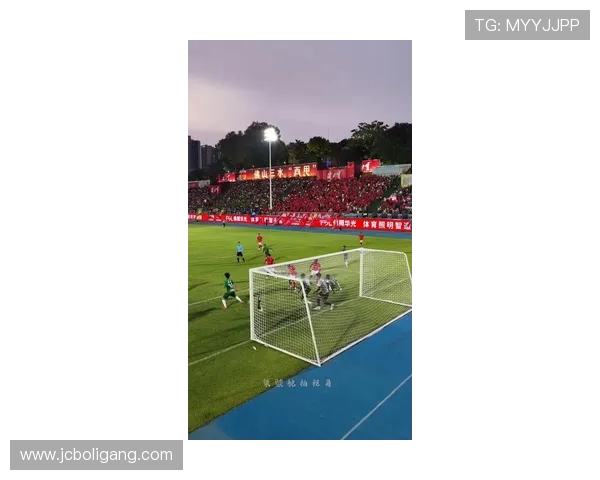 西甲联赛精彩回顾 每场比赛亮点与精彩进球集锦呈现 西甲联赛精彩回顾 每场比赛亮点与精彩进球集锦呈现