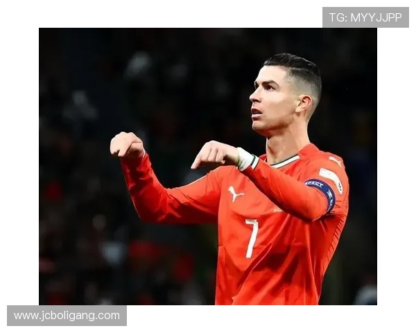 C罗关键进球助曼联逆转胜利引爆欧冠赛场热议 - 副本 - 副本